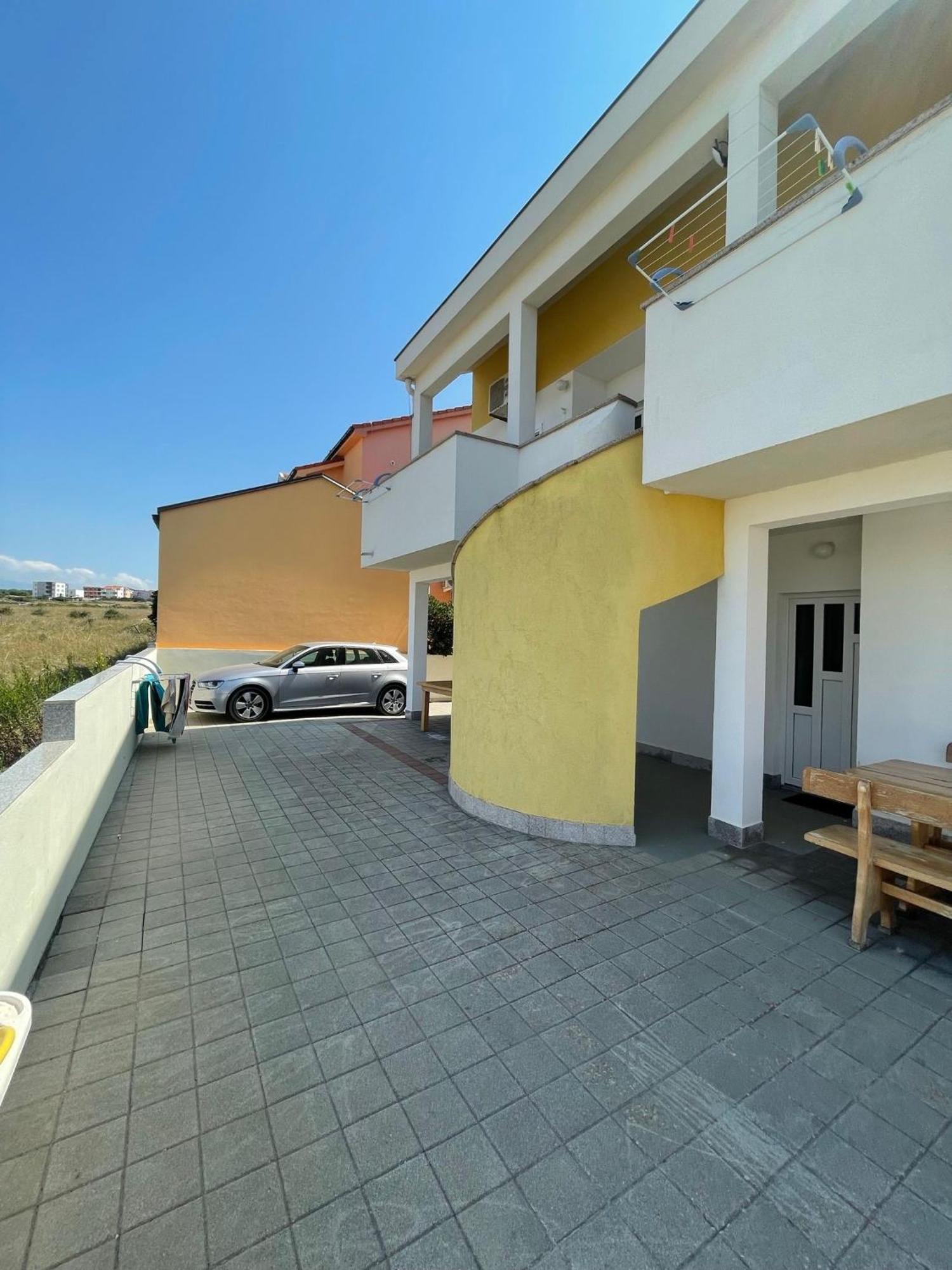 Apartments Iva Povljana Exterior photo