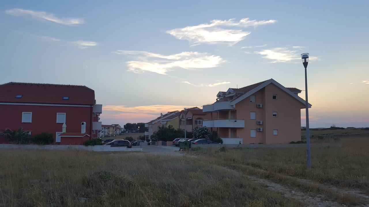 Apartments Iva Povljana Exterior photo